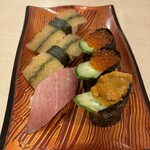 きづなすし - 中とろ、子持ちこぶ、うに軍艦、いくら軍艦