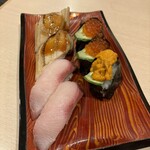 きづなすし - ブリ、穴子、うに軍艦、いくら軍艦