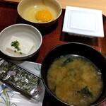 Yayoi Ken - 納豆朝食（白米）の右側