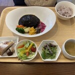 シナモン - 煮込みハンバーグプレート