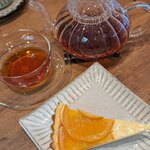 Tonkatsu Cafe Rokubei - ケーキセット、オレンジとチーズクリームのタルト