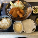 Dejima Gorufu Kurabu - アジフライとカキフライの定食(1,540円)