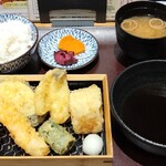 Tenpura Tentora - 天寅名物　天ぷら定食　さつまいも、鶏肉、椎茸、鱚、おでん大根、海老、しし唐