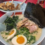 ラーメン 山岡家 - プレミア塩とんこつ、好みは割れそうです