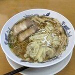 支那そば へいきち - ワンタン麺(まのけ)