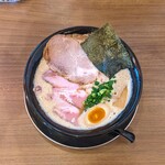 ラーメン 赤シャモジ - 特製特濃醤油ラーメン 990円