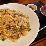 菜華楼 - チャーハン大盛り
