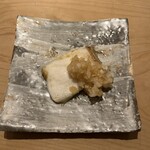 鮨 一二郎 - しっかり身がしまった30cm越えのクエ。まだ子供かな。大味にならず美味しい旨みが凝縮された塩焼きで。