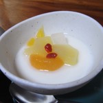 そば仁 - (2013/12月撮影）デザート”妹杏仁”(\150）