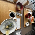 津田宇水産 レストラン - 生しらす丼、サーモン丼