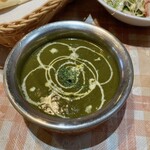 アジアンキッチンからうま - ほうれん草チキンカレー