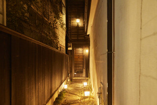 Kagurazaka Shabushabu Fuuga - 路地奥に佇む重厚な古民家。