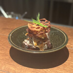 八文字 - 鮪たたきと蓮根のユッケ ¥900