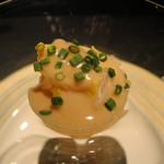 エクアトゥール - 25年12月　活け締めしたカワハギとその肝のソース　百合根のムース　アップ