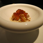 エクアトゥール - 25年12月　フカヒレのコンソメジュレ、ズワイガニと赤貝、甲殻類のソース