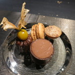 エクアトゥール - 25年12月　チョコタルト、マカロン、カヌレほおずき、マドレーヌ