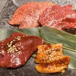 和牛焼肉 一心 - 肉コース
            タレ焼肉2種(ロース、カルビ)、ホルモン2種(ハツ、ミノ)