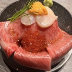 Wagyuu Yakiniku Isshin - 一心丼(ハーフ)1,650円
                        霜降りユッケ、うに、いくら、ほたての超豪華ご飯！