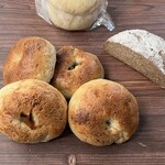 BAGEL 8744 - プレーン 240円　3種のレーズン 270円
            　柚子白あん《季節限定》 300円　コーンバター焦がし醤油 300円