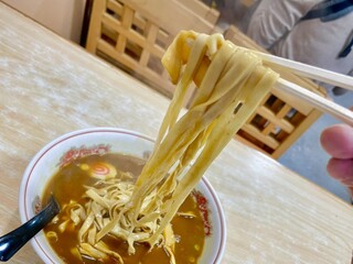 Daikokuan Honten - ヒモ〜。麺が板麺になっていると説明あり。でも紐ではない様な？笑