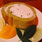 ニワカフェ プチコション - 抹茶スフレロールケーキ