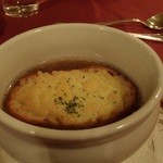 フレーザーホテル - ２．オニオングラタンのスープ