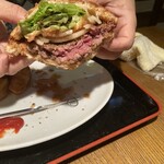 Pusan - これはアボガドバーガーです。すげえ上手く食えてるって言って見せてくれました。