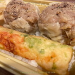 METRO MARKET - どちらにもちくわ天が入ってる。このちくわ天が歯ごたえがあってうまい。