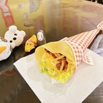 アニーズクレープ - 料理写真:肉うどんクレープ 600円
手渡しなので、ティッシュを1枚(⃔ ꒪꒳꒪̟ )⃕↝