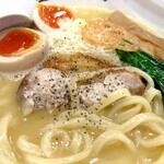 麺屋くろ松 - 胡椒かけて。