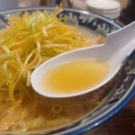 手打ちらーめん 麺之介 - 鶏ガラベースのスープ