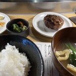 炭火ハンバーグ たてはん - 料理写真: