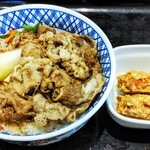 吉野家 - 牛すき丼（大盛）¥644 から揚げ（単品×2）¥280 大盛り無料CPにつられて…