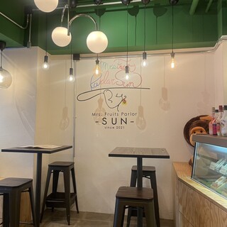 CAFE&BAR Mrs.fruits parlor SUN_2