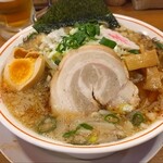 Tsukemenya Arata - にんにく背脂ラーメン