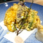 YOURS DINING IKEBUKURO - 旬野菜の天ぷら盛り合わせ   1300円