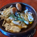 古民家食堂 真田の森 - 牡蠣とキノコのアヒージョ