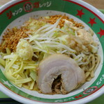 ジャンクガレッジ - まぜそば大盛り890円