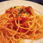 OSTERIASUDO - ベーコンと玉ねぎ、タカのツメのアマトリチャーナ！　ピリ辛のパスタを食べたくて！　ベーコンもジューシーに焼けててチーズのバランス良い！鷹の爪結構効いててワインにも合うんだろうなー！！！