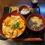 Shima ya - 人気の親子丼定食 900円