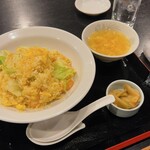 中華料理 瀋陽飯店 - 海老とレタスのチャーハン