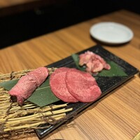 中目黒焼肉 登牛門 - 