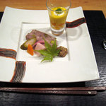 時の宿 すみれ - ・米沢牛ネックとレバー　背脂の入った田舎風パテ　自家製ピクルスと共に