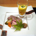 時の宿 すみれ - メルヘンカボチャとヨーグルトのマルブル　すね肉のコンソメジュﾚ添え