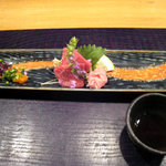 時の宿 すみれ - ・もも肉とシキンボ(外モモの中の棒状になっている貴重な部位）の湯引きのお刺身