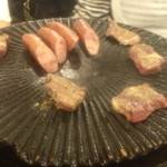 東京馬焼肉　三馬力 - 馬焼肉中。