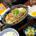 Yoshinoya - 牛すき鍋膳(並盛) 787円、ご飯大盛 320g、肉増量キャンペーン中になります