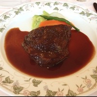 ル・ジャルダン - 内井昭蔵設計の建物でランチ、初冬の景色を味わいつつ。ステキなレストランです。