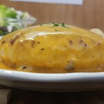 キッチン ブルー グローブ - 反対側から、分厚いハンバーグです