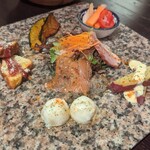 チーズ料理と肉盛りバル 南森町ロマンチック食堂 - 